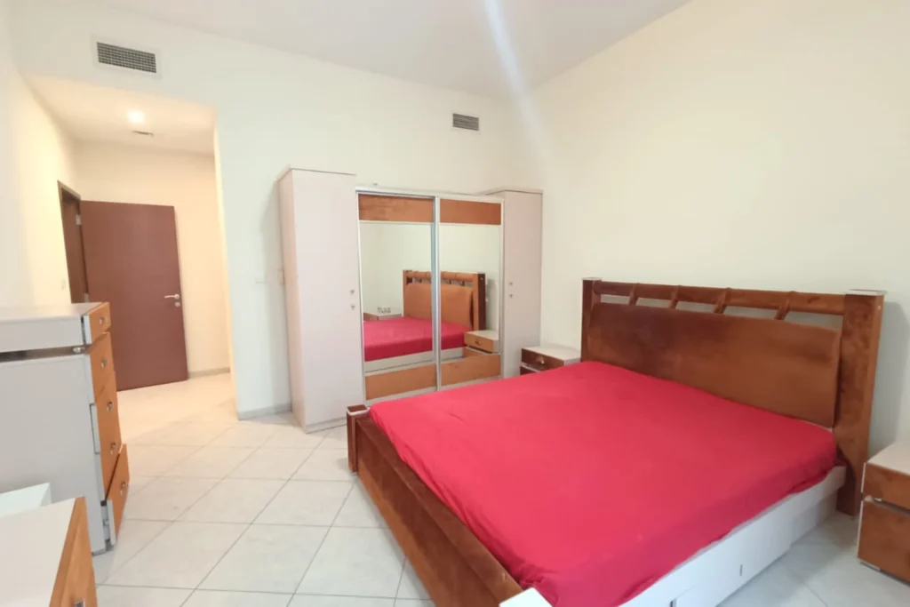 property_2233_68de65ff20208_1759405567_21117887192b