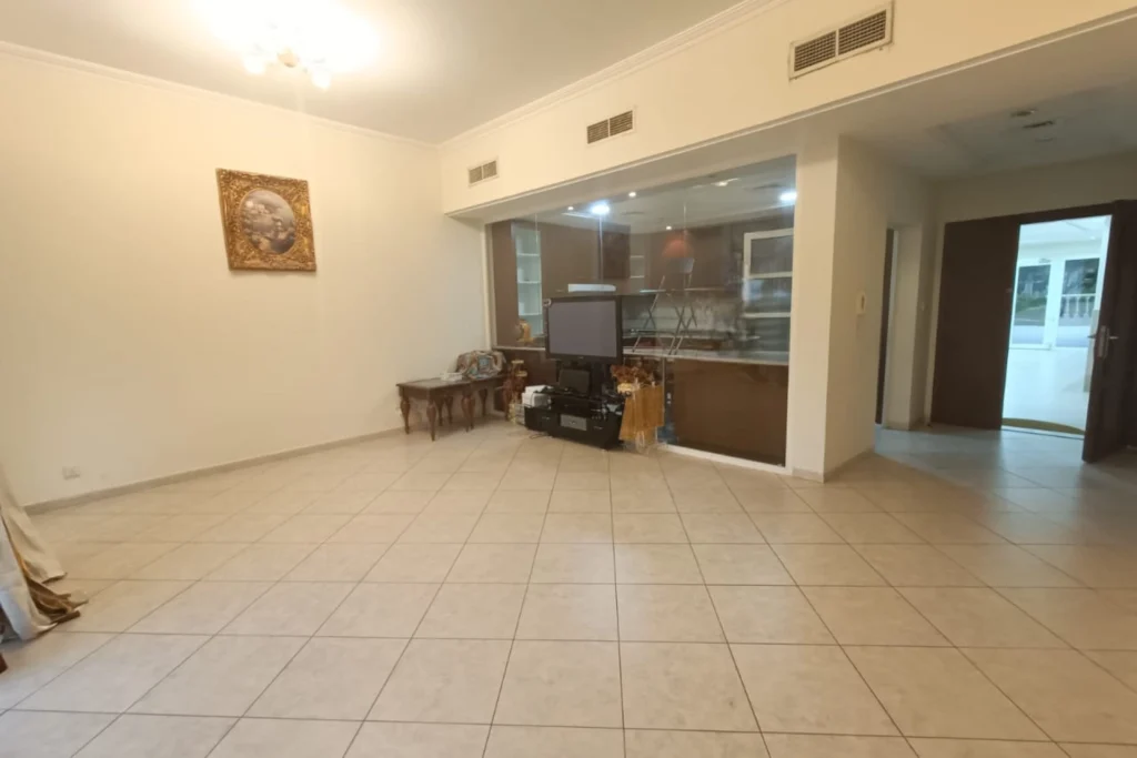 property_2233_68de6600ea01c_1759405568_12788646932c