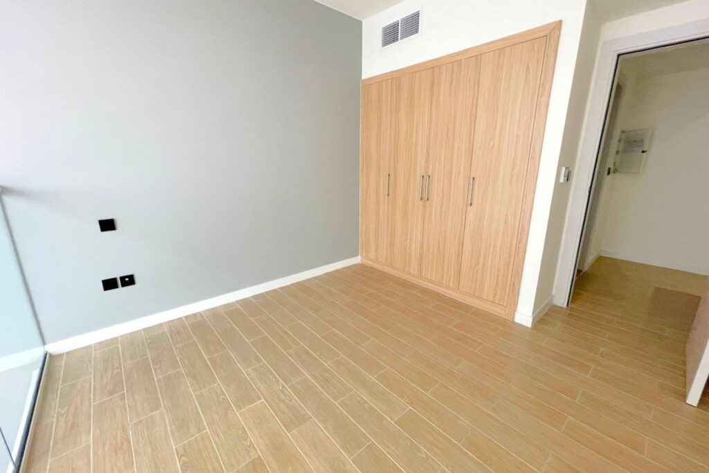 property_2482_693a9178aecfe_1765446008_19254533905